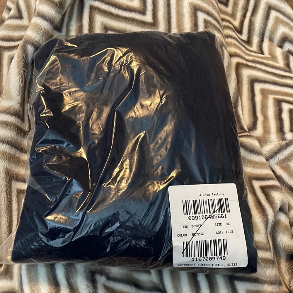 J Crew Factory Button turtleneck in extra-soft yarn BC907 - Picture 2 of 2